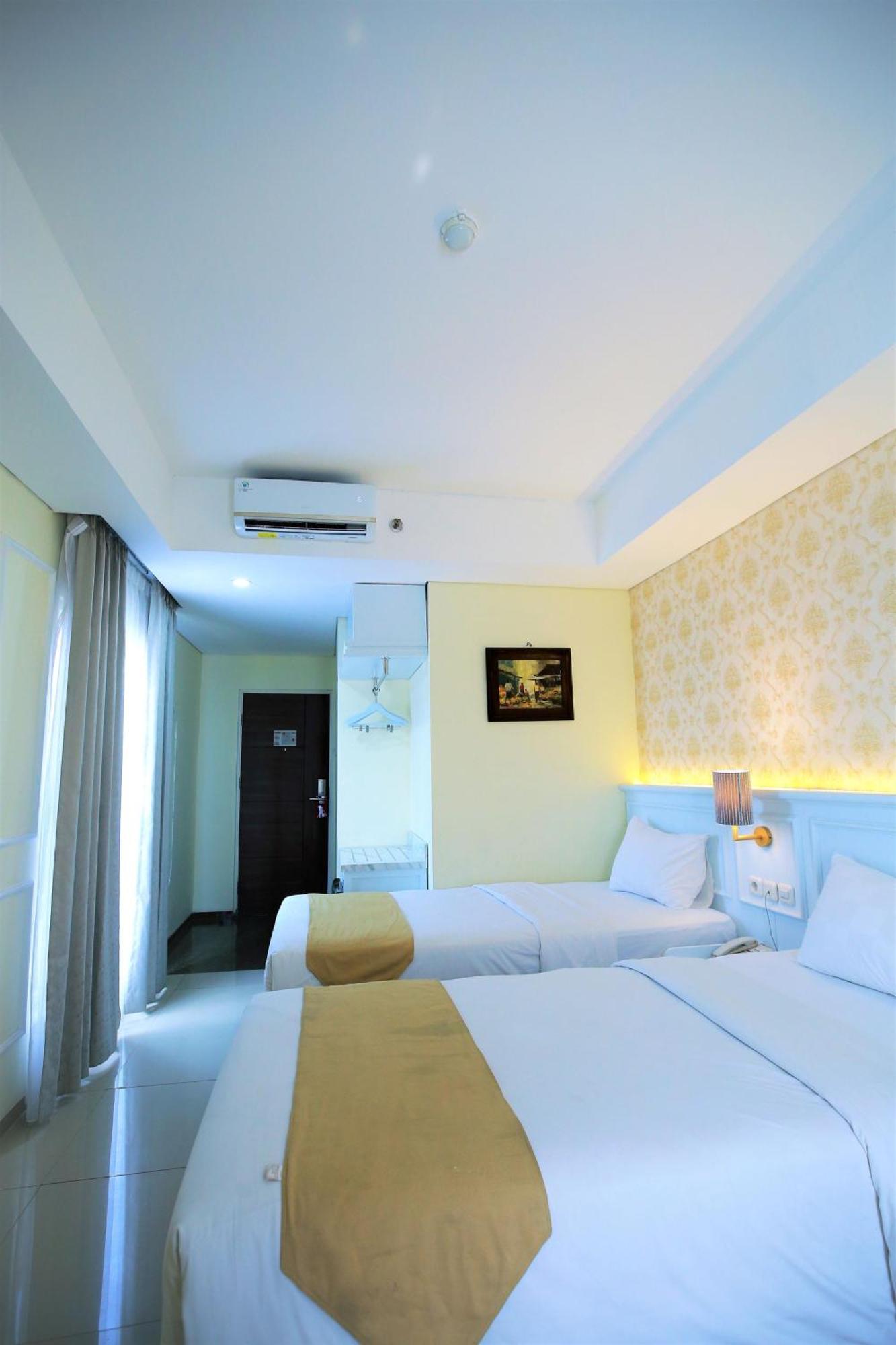 The Cube Hotel Malioboro, Azana Hotels Collection Джокьякарта Экстерьер фото
