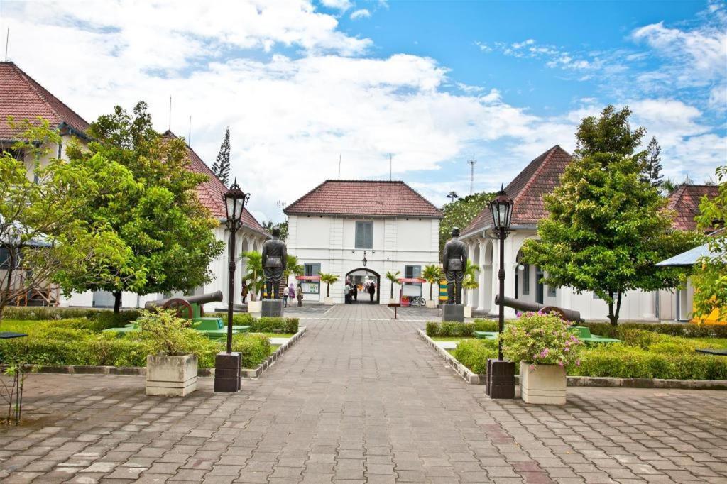 The Cube Hotel Malioboro, Azana Hotels Collection Джокьякарта Экстерьер фото