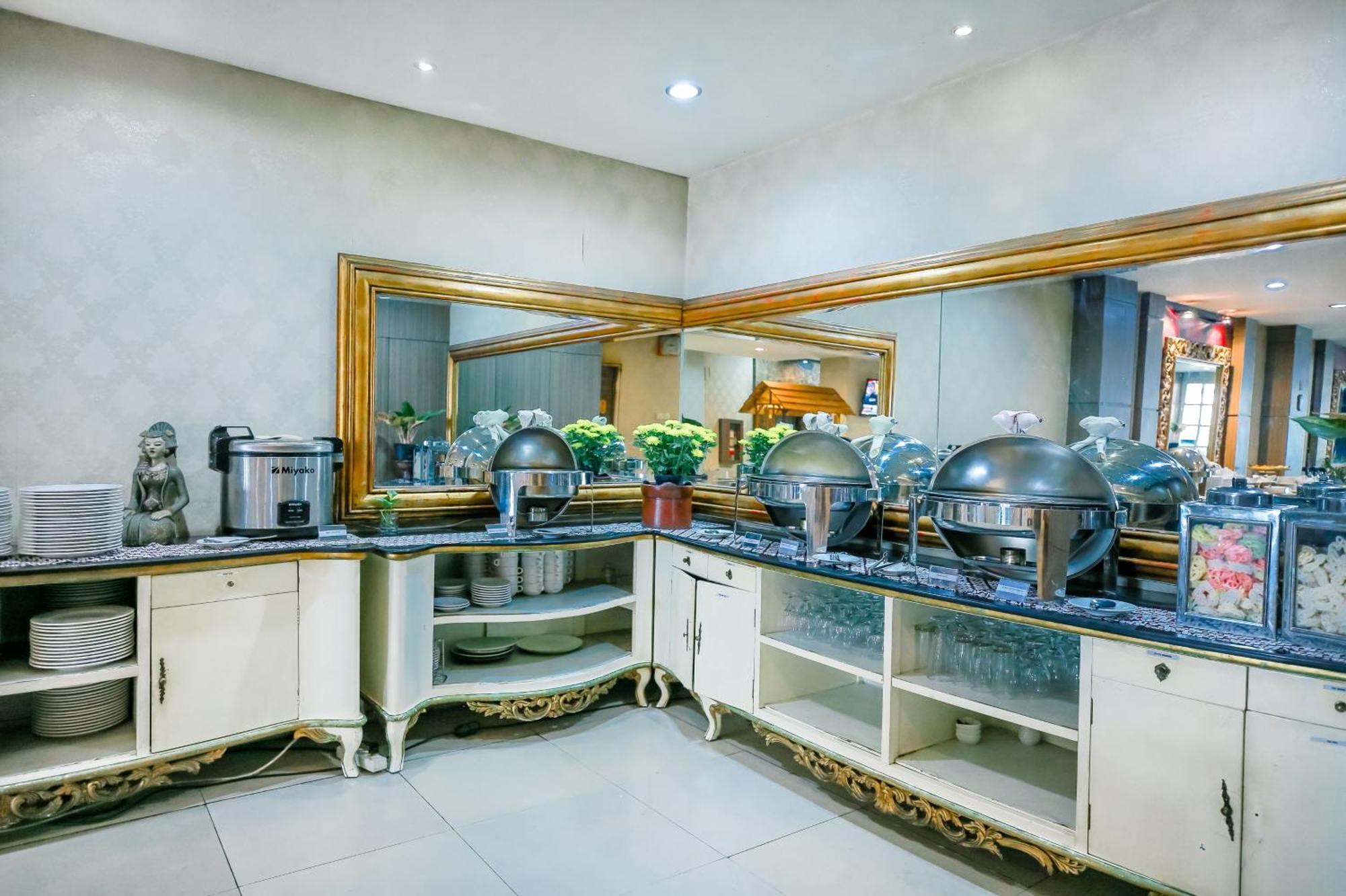 The Cube Hotel Malioboro, Azana Hotels Collection Джокьякарта Экстерьер фото