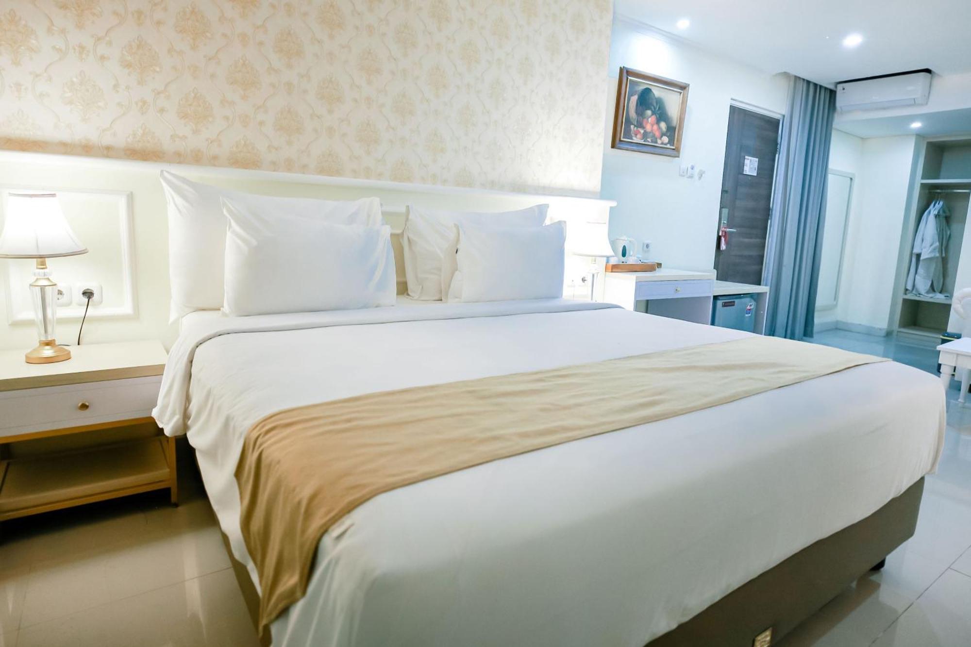 The Cube Hotel Malioboro, Azana Hotels Collection Джокьякарта Экстерьер фото